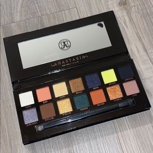 Anastasia Beverly Hills Prism eyeshadow palette✨💛
